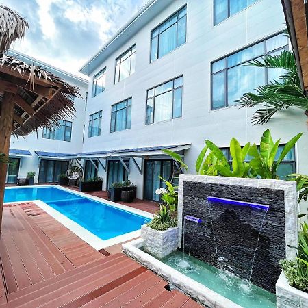 Siargao Seasky Resort Catangnan Exterior photo