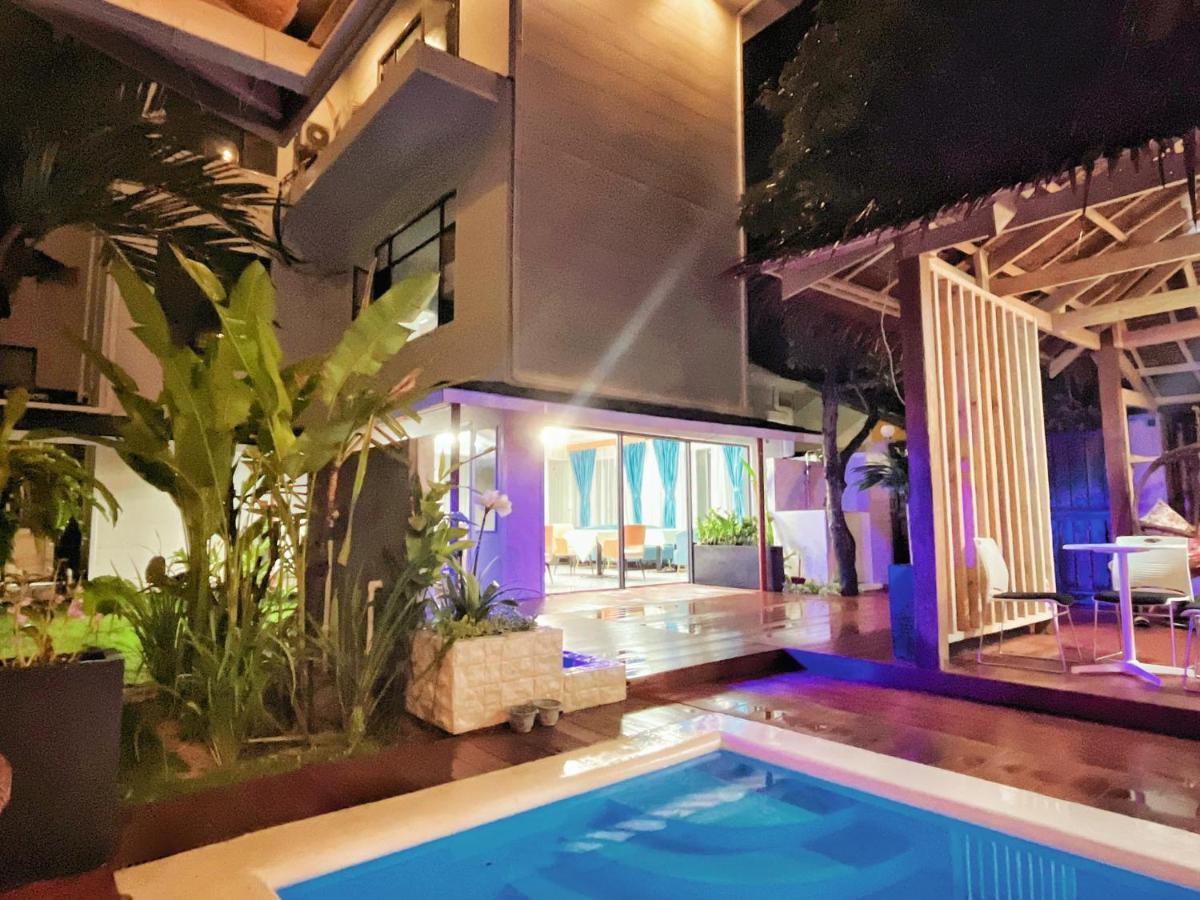 Siargao Seasky Resort Catangnan Exterior photo