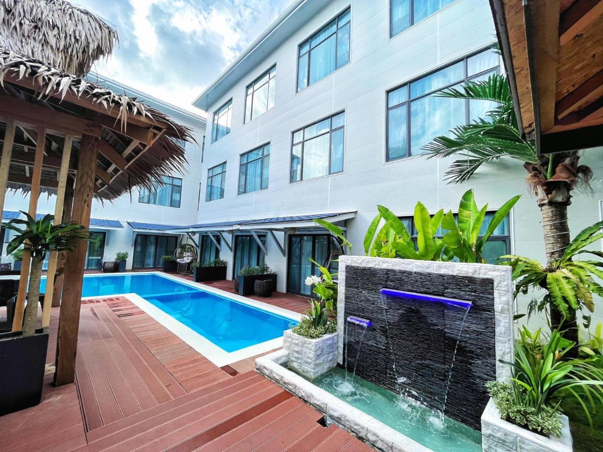 Siargao Seasky Resort Catangnan Exterior photo